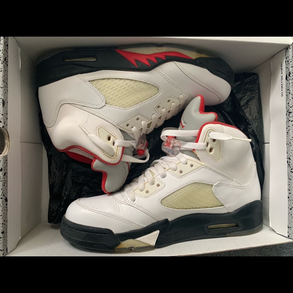Air Jordan Retro 5 “Fire Red” Men’s Size 9